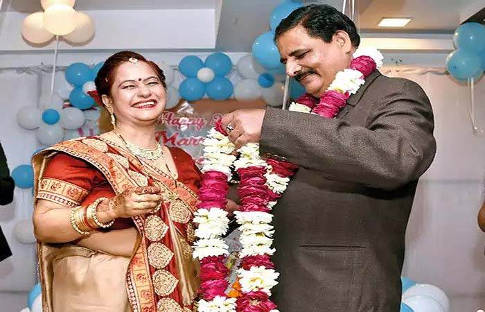 25th Marriage Anniversary Gift Ideas for Your Parents