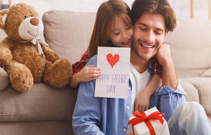 Enchanting Father's Day Gifts which you can gift to your handsome dad in Kerala