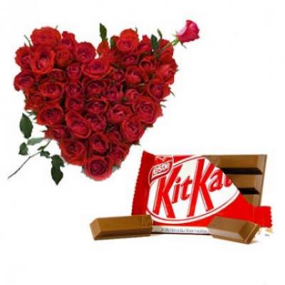 Red Roses Heart With Kitkat