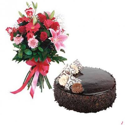 Mix Flowers With Chocolate Cake