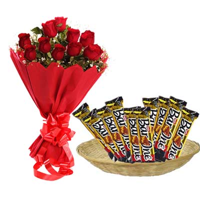 Barone Hamper With Roses