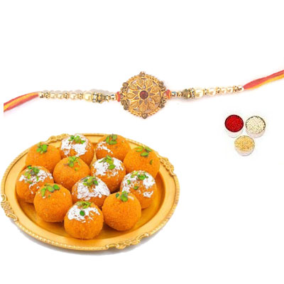 Well Designed Rakhi With Laddu